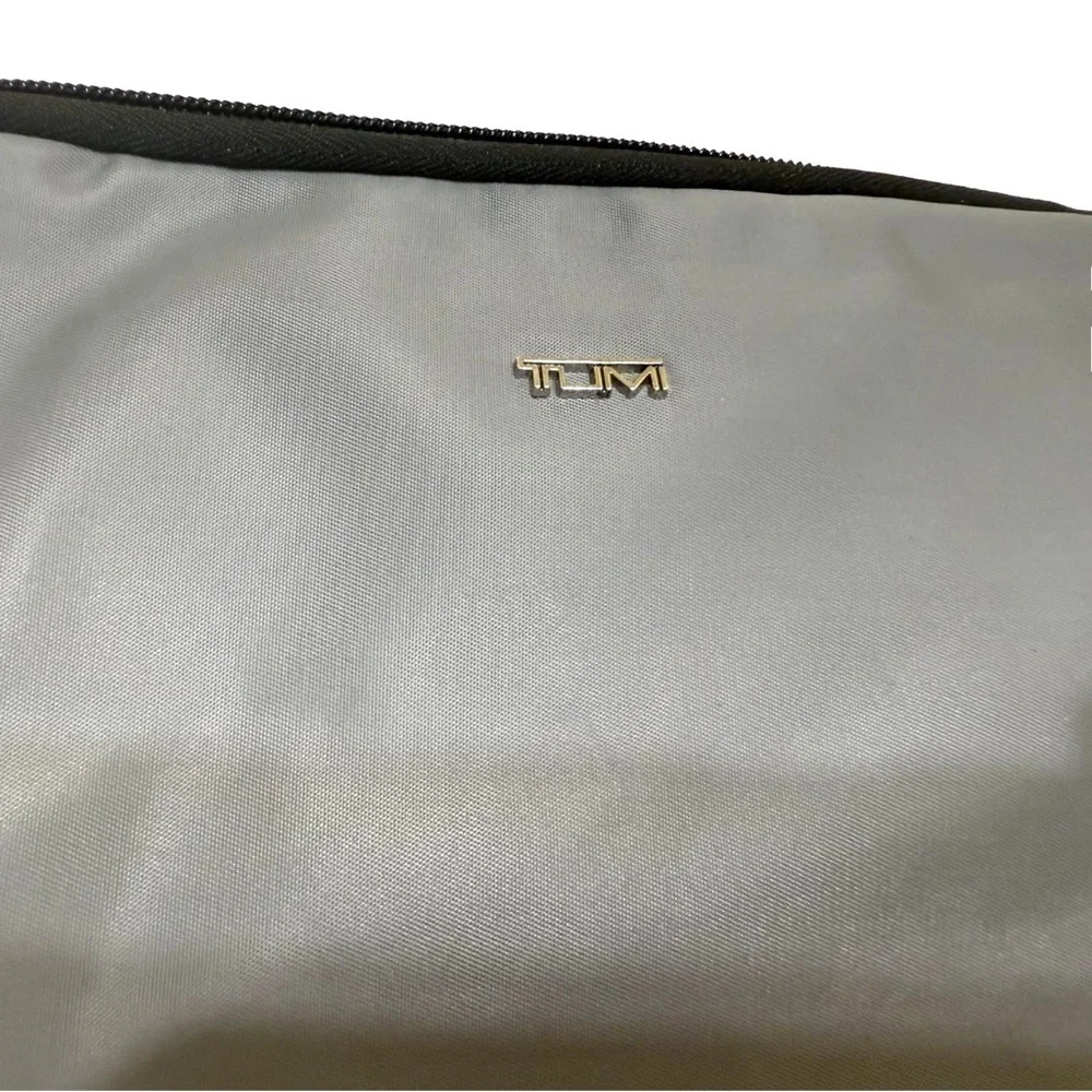 TUMI for Delta Small Gray Zip Pouch Travel Case Toiletry Storage Bag